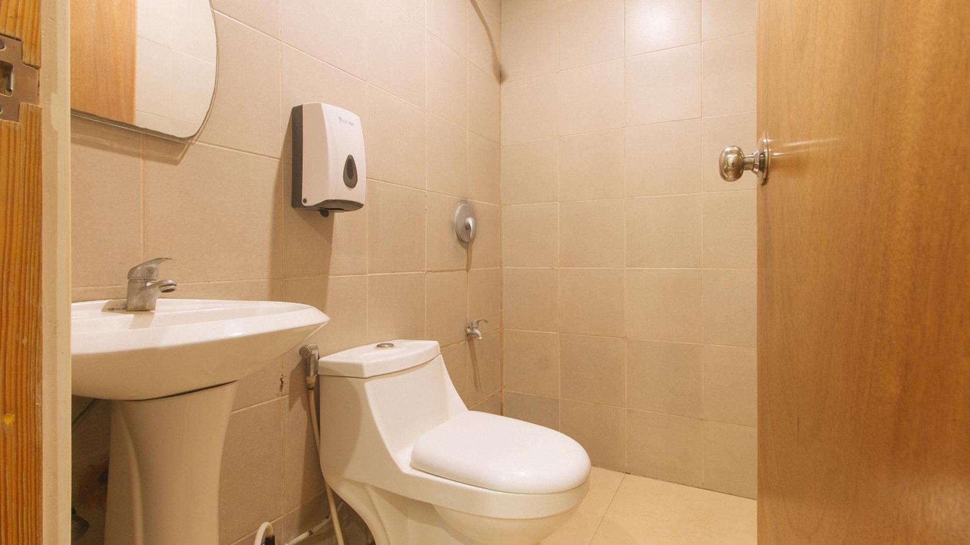 Reddoorz At Ranchotel Alabang مونتنلوبا المظهر الخارجي الصورة