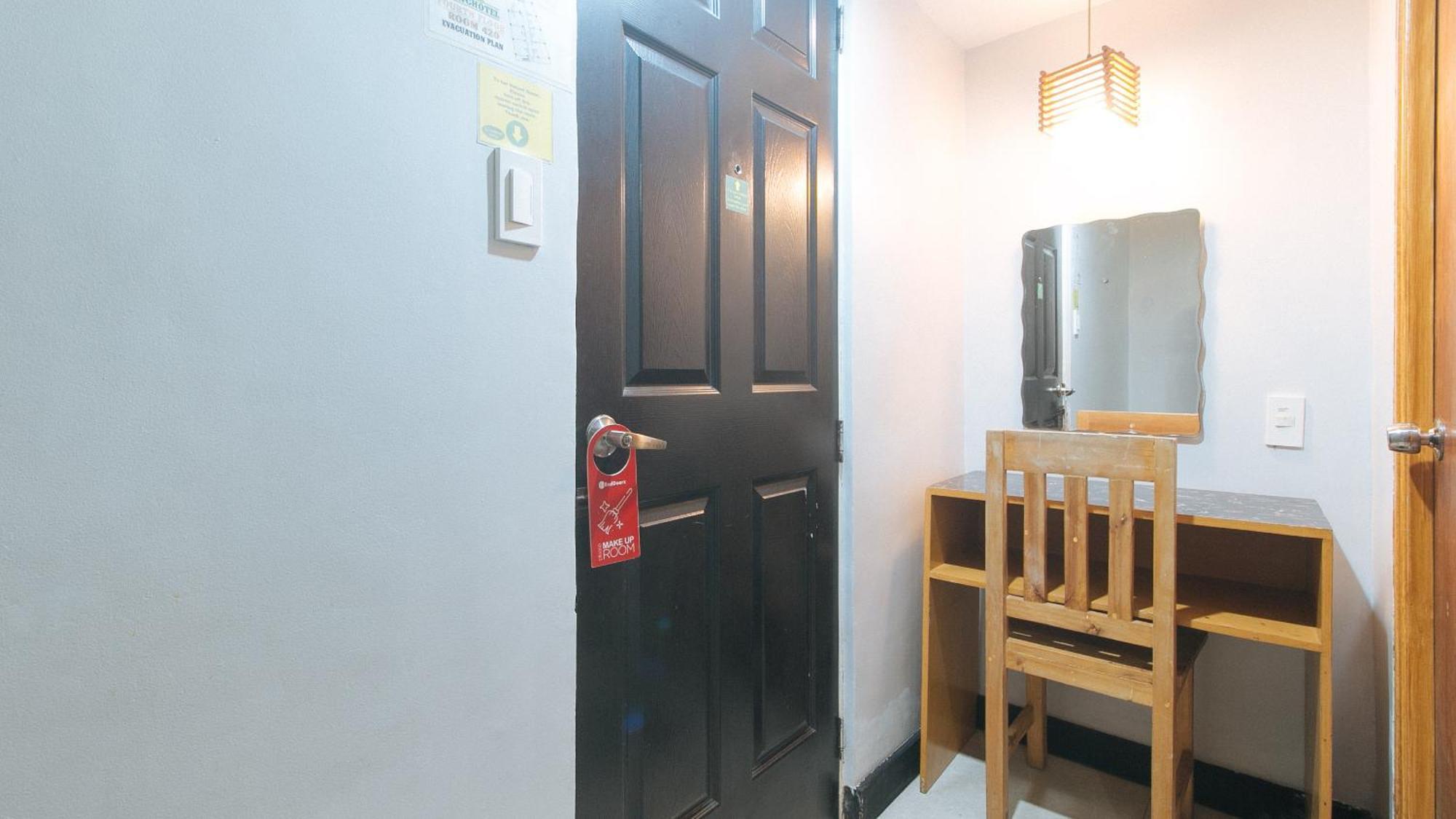 Reddoorz At Ranchotel Alabang مونتنلوبا المظهر الخارجي الصورة